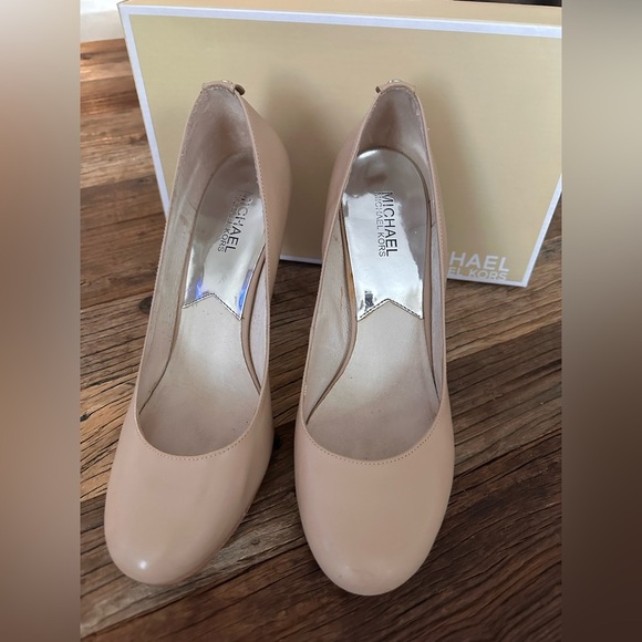 Michael Kors Shoes - Michael Kors Classic Nude Presley Pumps - 9.5